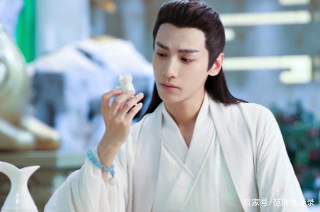 深度剖析：演員小說(shuō)如何映射娛樂(lè)圈百態(tài)與追夢(mèng)之旅
