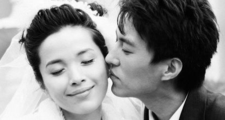 靳東妻子李佳照片深度解析：熒屏內(nèi)外，她如何支持“老干部”？