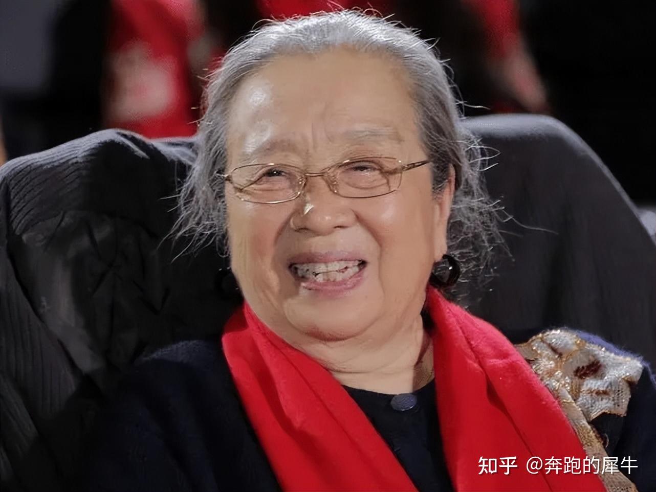 李明啟老公個人資料深度解析:揭秘王順天的藝術(shù)人生與家庭故事