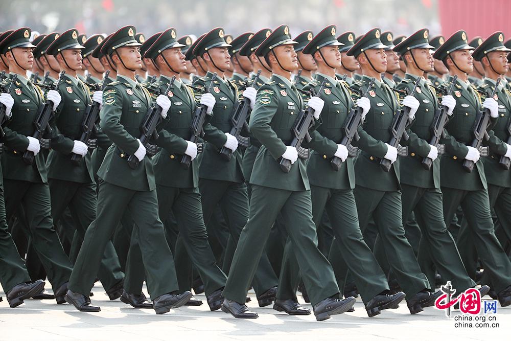 什么方隊(duì)首次閱兵：深度解析中國閱兵式上的里程碑時刻