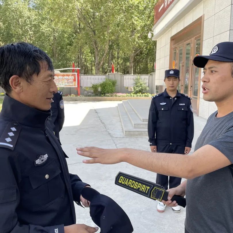 深度解析中國(guó)人民武裝警察部隊(duì)特種警察學(xué)院女生：挑戰(zhàn)與榮耀的全攻略
