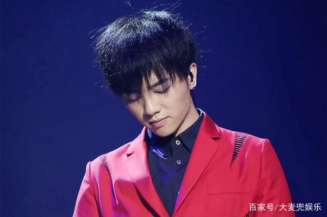 迷霧探尋：華晨宇有女朋友嗎？一場關(guān)于偶像隱私的奇遇對話