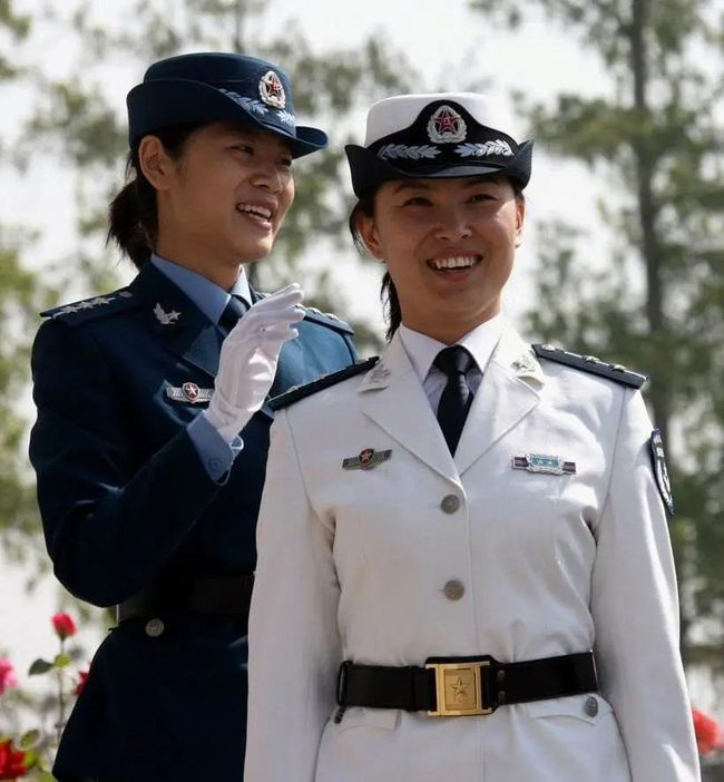 深度解析:越南女兵大閱兵的軍事力量與巾幗風采