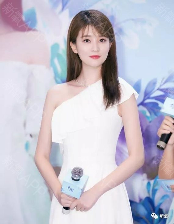 喬欣家庭背景深度解析:探秘?zé)赡粌?nèi)外的人生底色與成長(zhǎng)軌跡