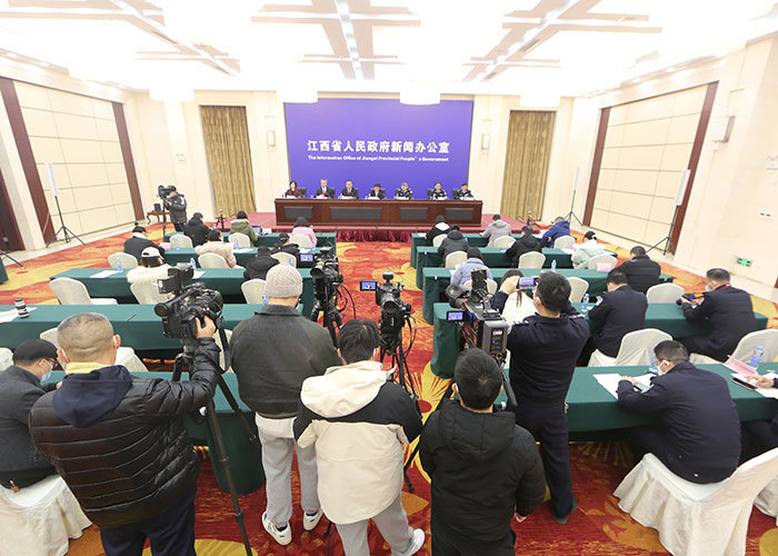 時光的印記：女生從警校出來都干嘛了？一場跨越邊界的對話