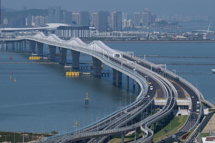 探秘2025澳門未來圖景：一場關(guān)于“新澳門正版內(nèi)部”的深度對話