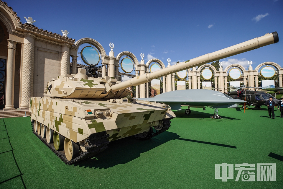 2019閱兵裝甲車方隊(duì)深度解析：地面鐵流如何震撼亮相與裝備揭秘